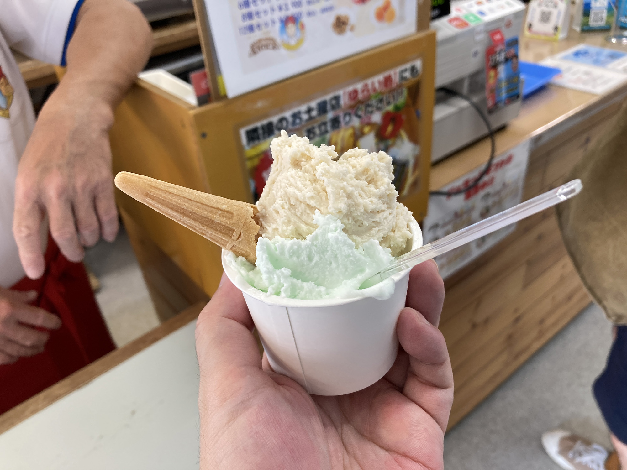 「たっちゃんのジェラート」の人気メニュー「さんご塩」の写真。